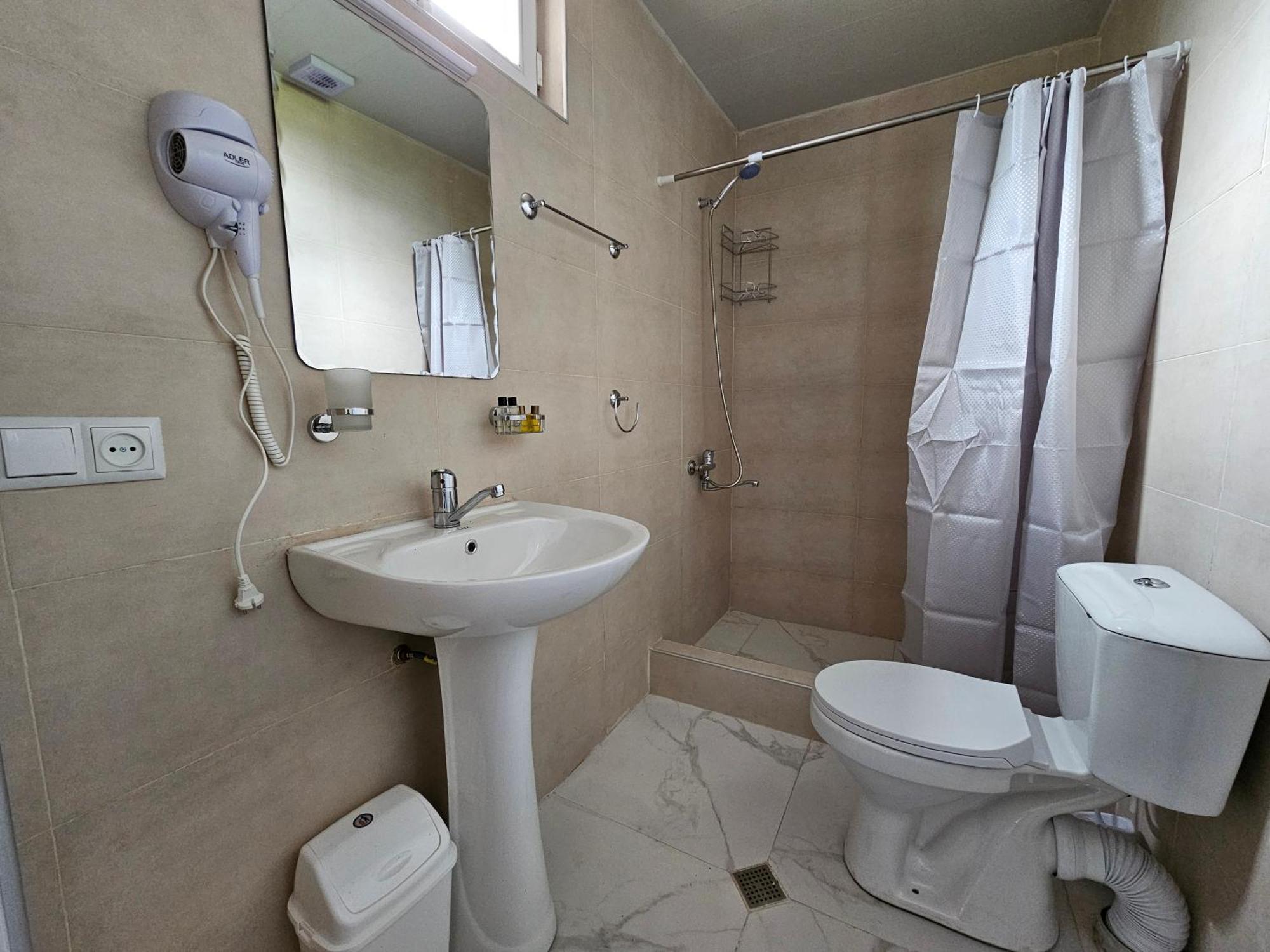 Hilltop Guest House Kutaisi Dış mekan fotoğraf