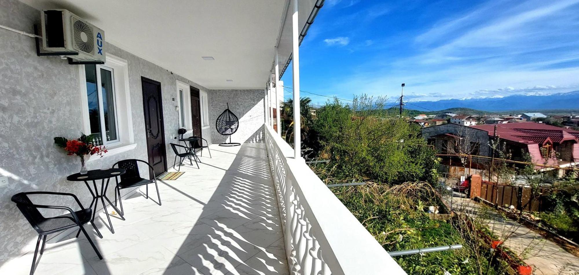 Hilltop Guest House Kutaisi Dış mekan fotoğraf